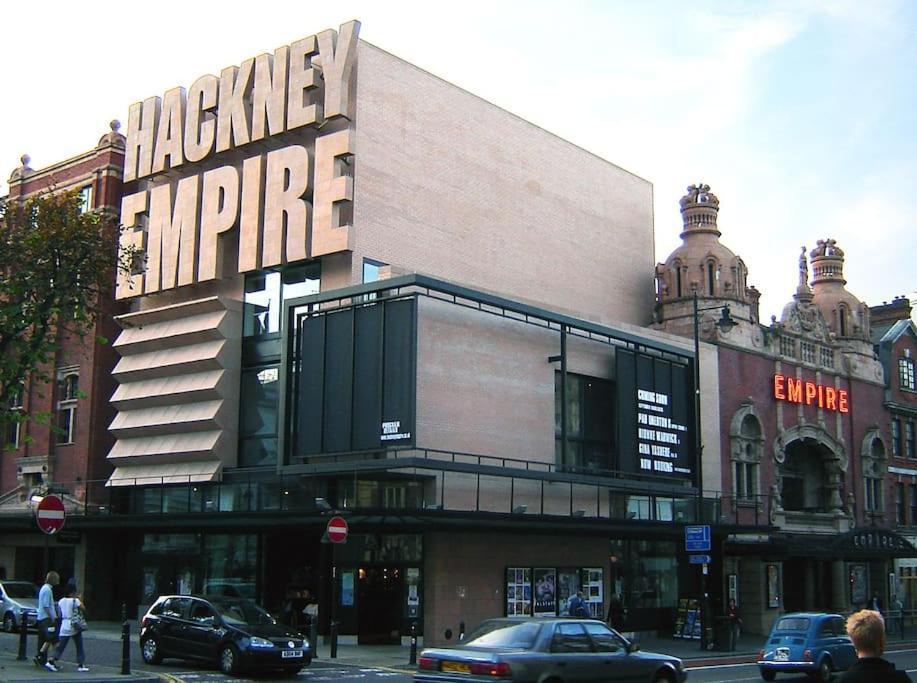 Stylish New Listing! Free Parking, Trendy Location Appartamento Londra